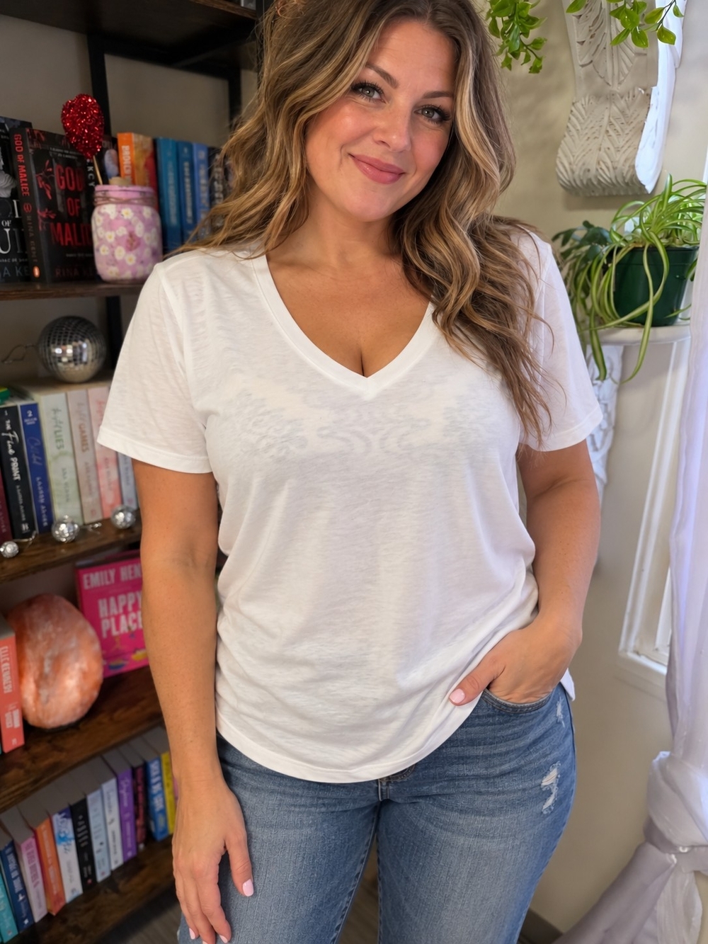 5/25$ Lole White V-Neck Short Sleeve Women's Tee